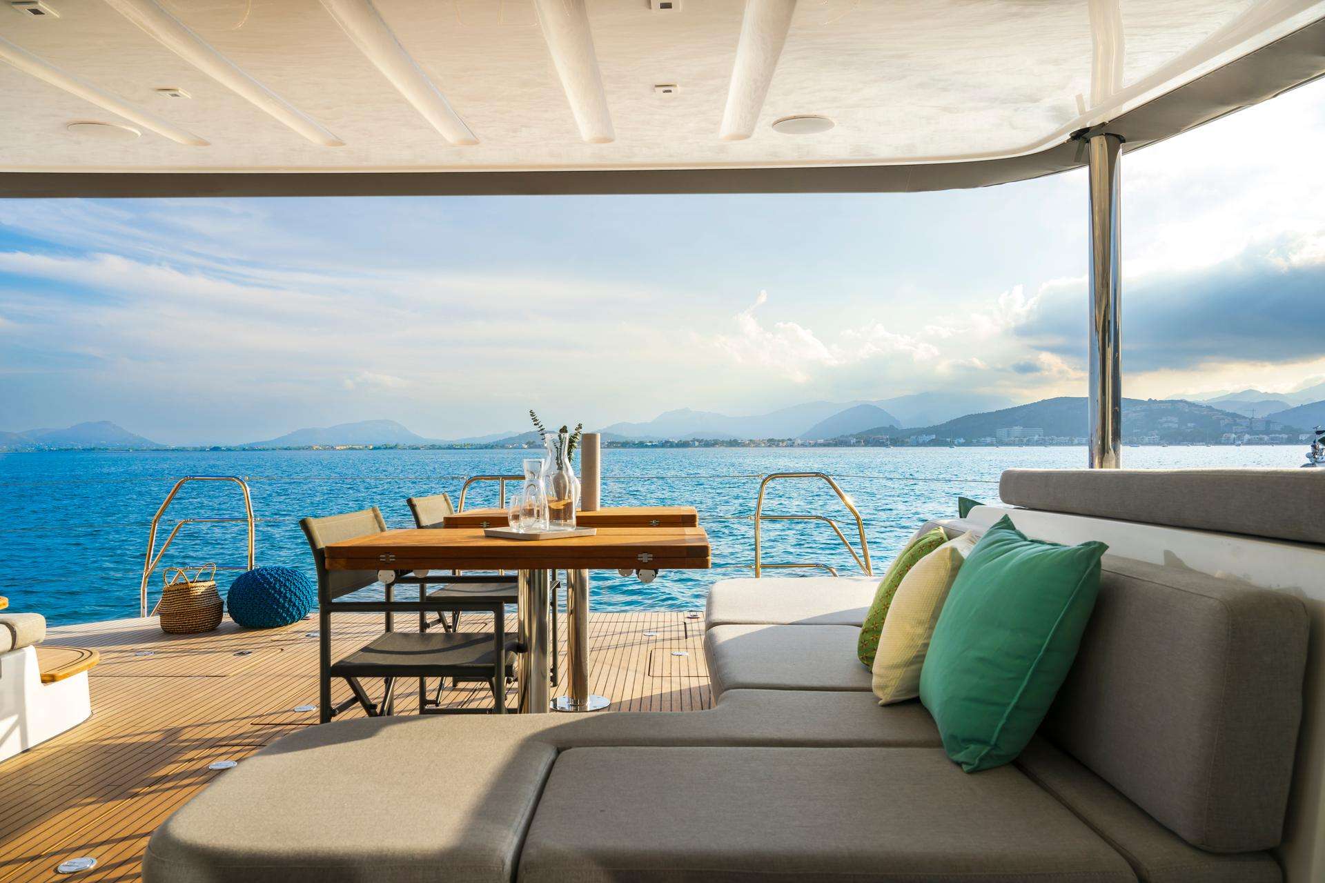 GRACE 60 Lagoon 60 - aft deck