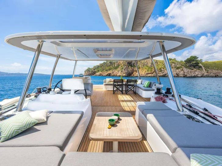 GRACE 60 Lagoon 60 - flybridge GRACE 60 Lagoon 60 - flybridge