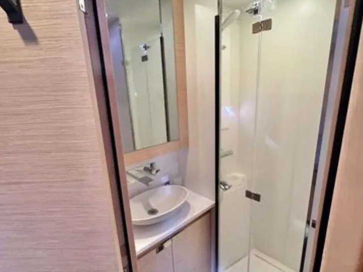 BACCHUS Fountaine Pajot Samana 59 - VIP cabin 1 bathroom BACCHUS Fountaine Pajot Samana 59 - VIP cabin 1 bathroom