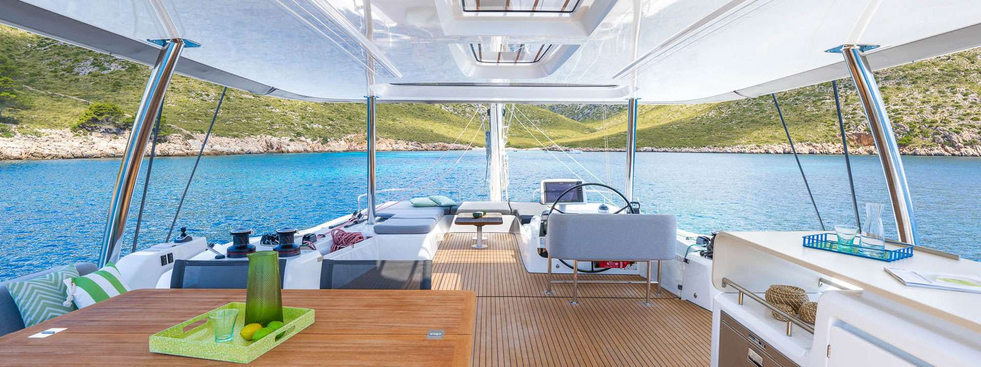 WISH Lagoon 60 - flybridge forward