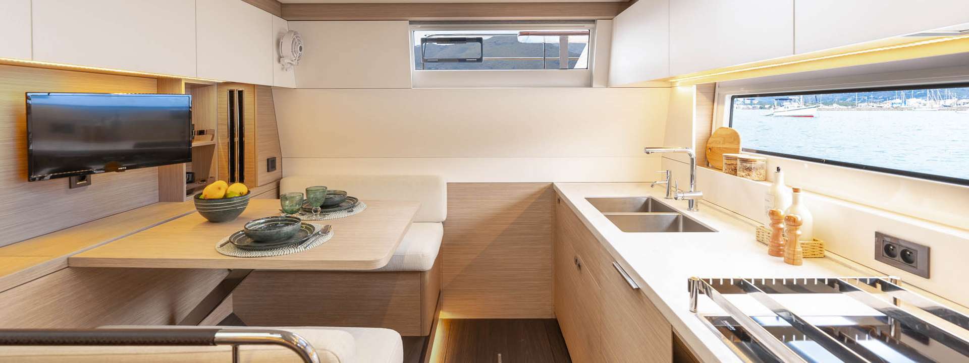 WISH Lagoon 60 - galley