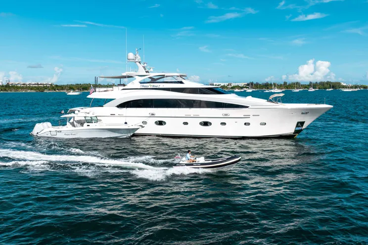 Charter Yacht HAPPY HOUR - Horizon RP110 - 5 Cabins - Nassau - Exumas - Bahamas