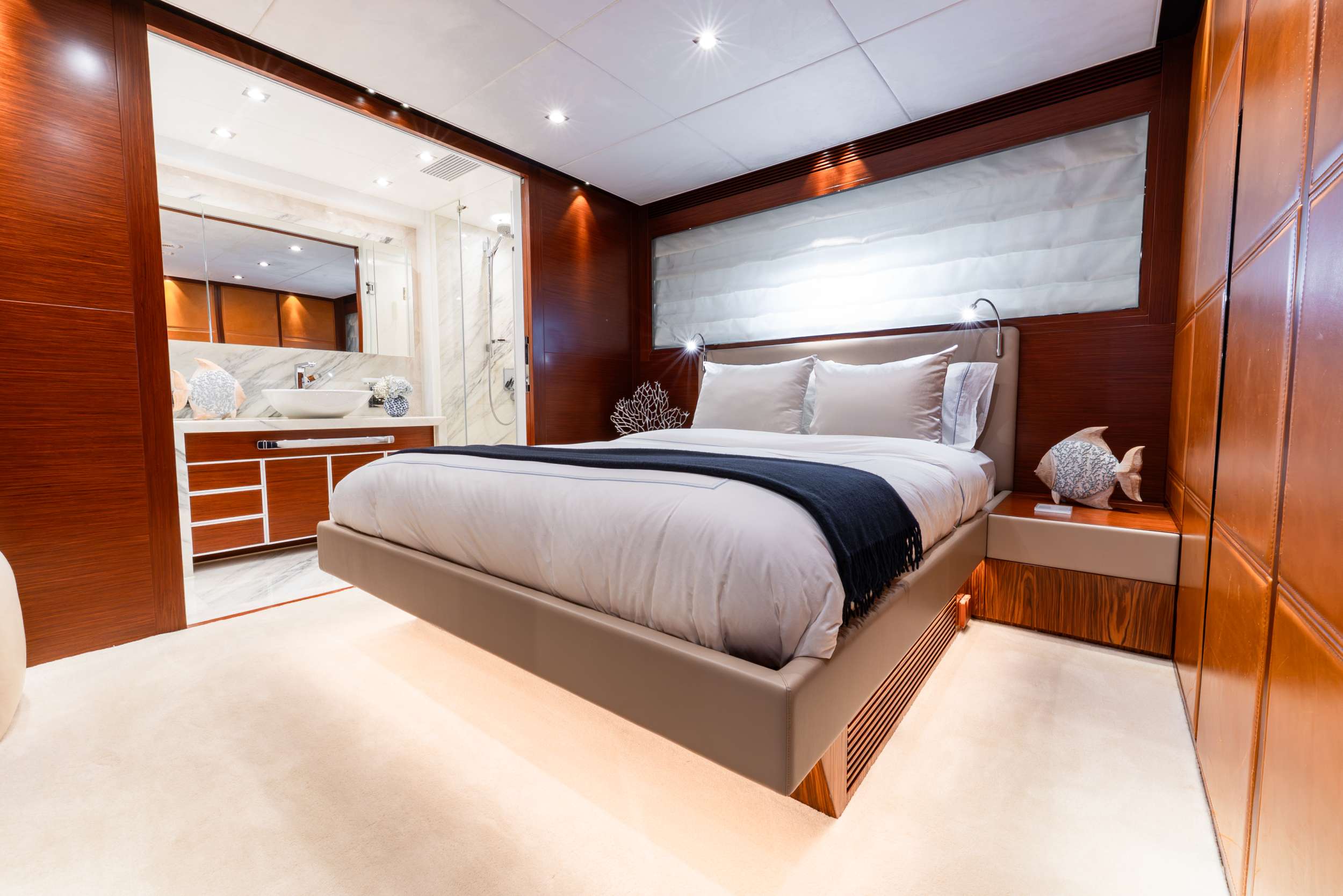 HAPPY HOUR Horizon RP110 - VIP cabin 2