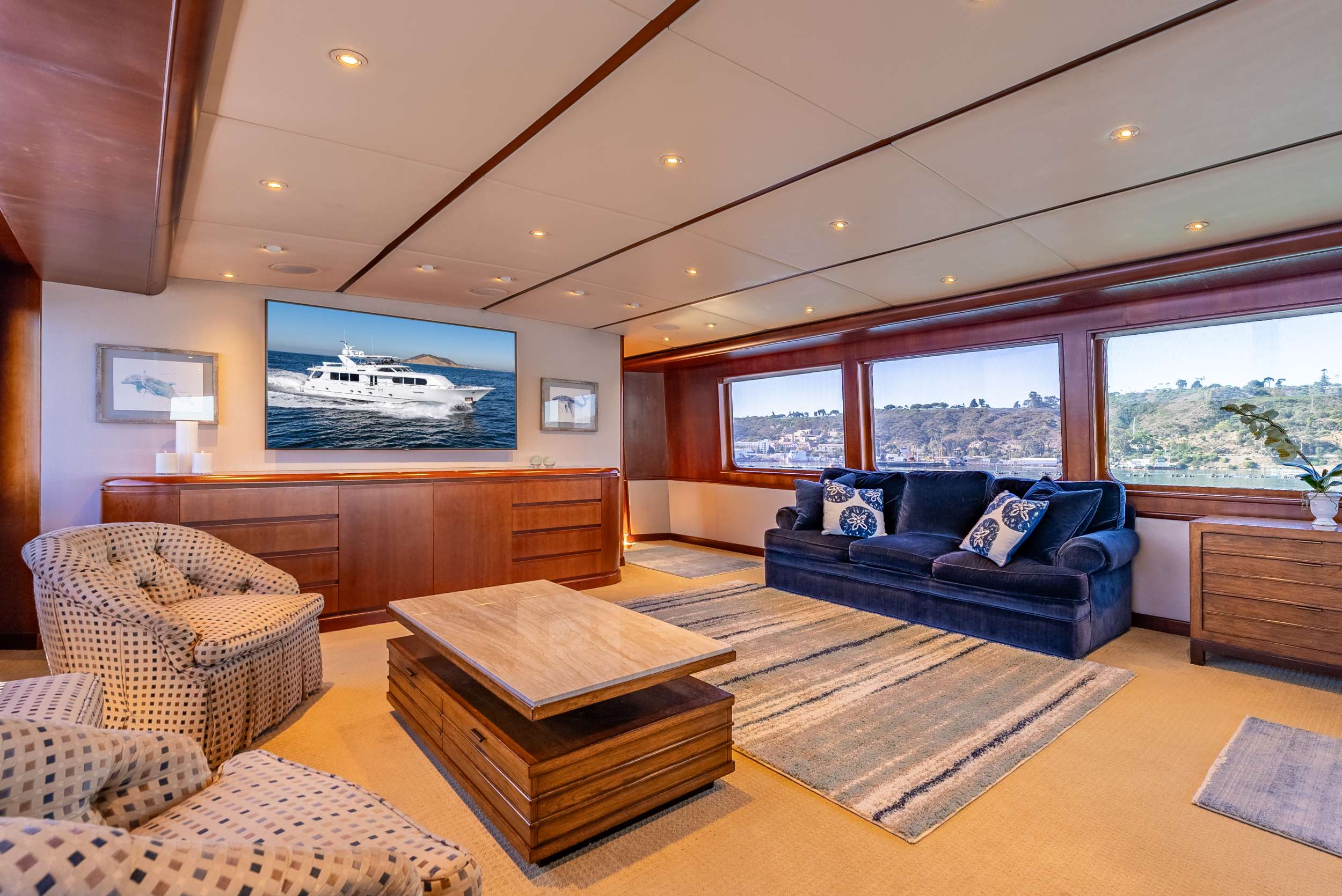 MY LADY ALASKA Broward 30m - saloon