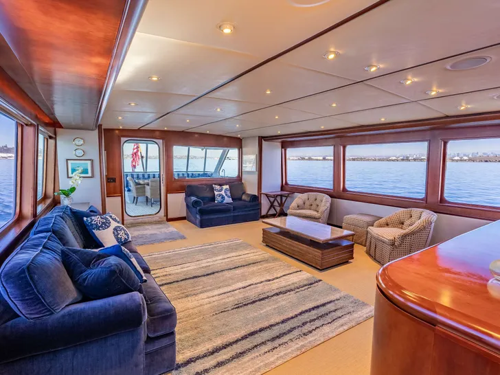 MY LADY ALASKA Broward 30m - slaoon lounge MY LADY ALASKA Broward 30m - slaoon lounge