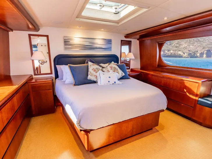 MY LADY ALASKA Broward 30m - master cabin MY LADY ALASKA Broward 30m - master cabin