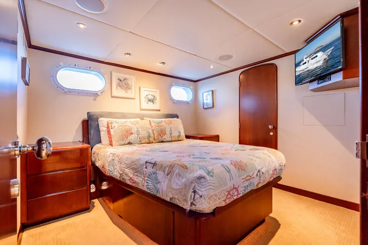 Charter Yacht MY LADY ALASKA - Broward 30m - 5 Cabins - Ketchikan - Bell Island - Alaska