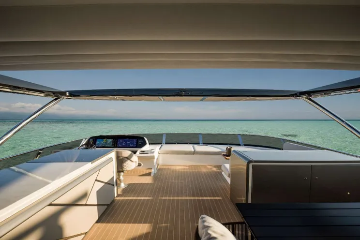 Charter Yacht 1 LORENA - Sunseeker 90 Ocean - 4 Cabins - Nassau - Exumas - Bahamas