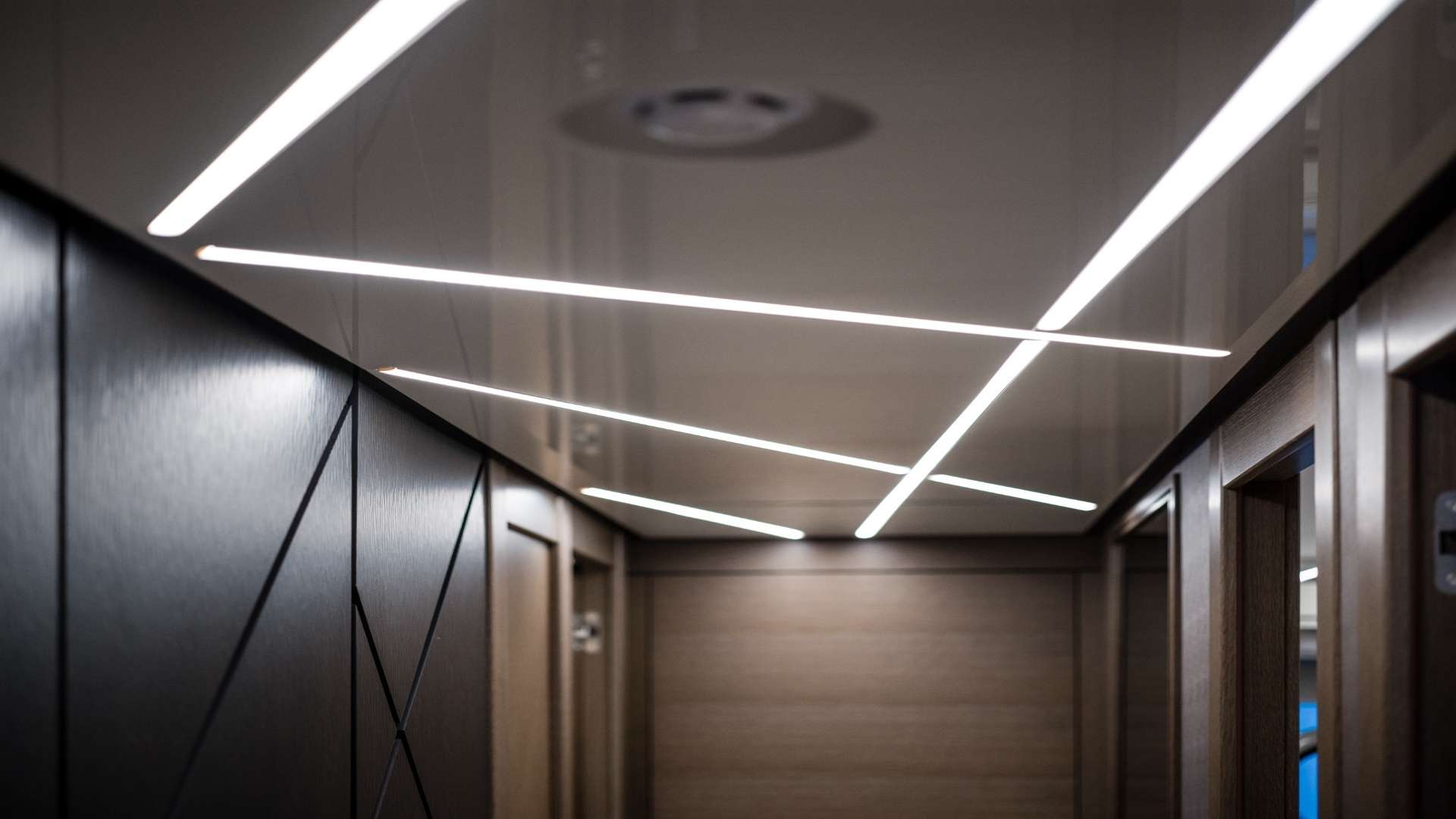 Charter Yacht 1 LORENA - Sunseeker 90 Ocean - 4 Cabins - Nassau - Exumas - Bahamas