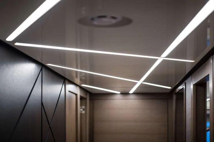 Charter Yacht 1 LORENA - Sunseeker 90 Ocean - 4 Cabins - Nassau - Exumas - Bahamas