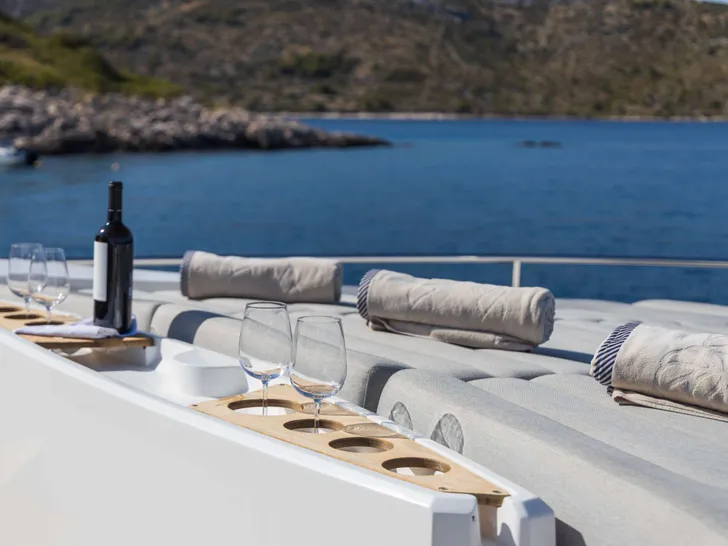 OPAL ADRIATIC Sunseeker 75 - wine on the foredeck OPAL ADRIATIC Sunseeker 75 - wine on the foredeck