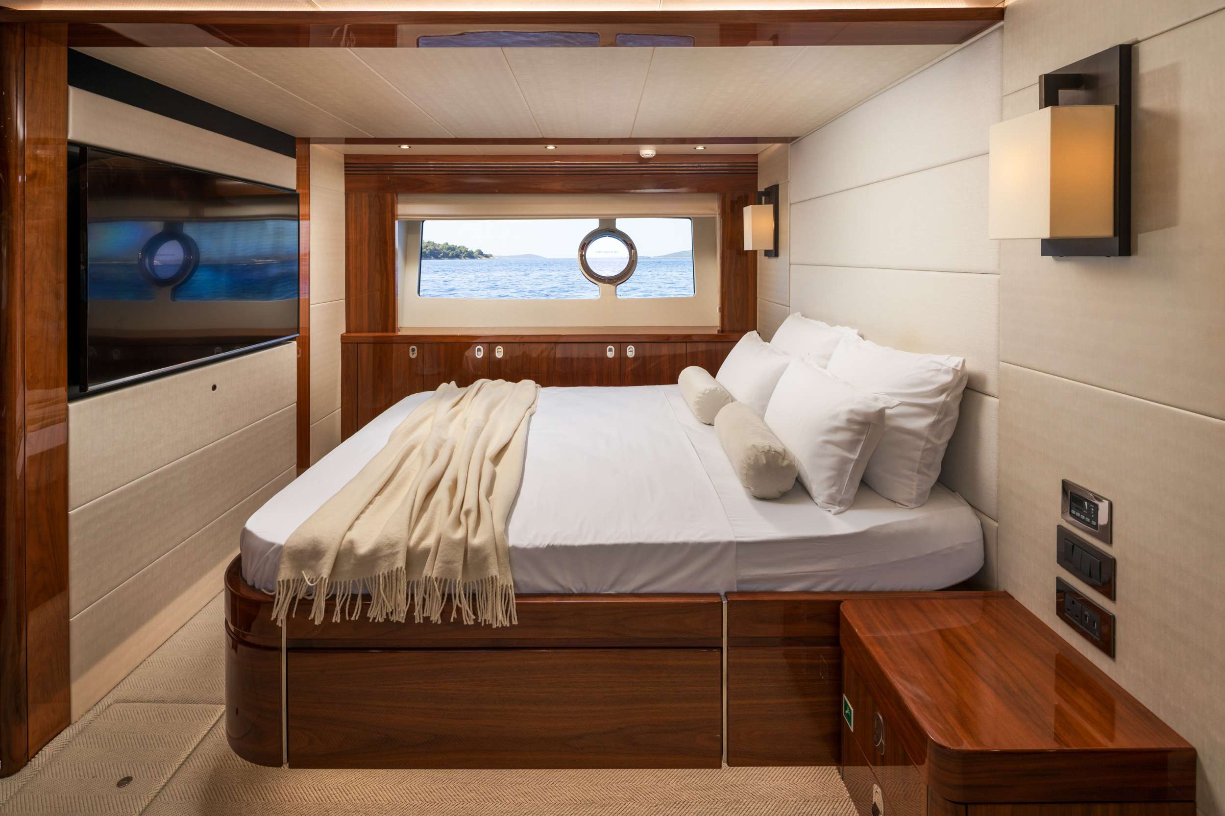 Charter Yacht OPAL ADRIATIC - Sunseeker 75 - 3 Cabins - Split - Dubrovnik - Hvar - Croatia