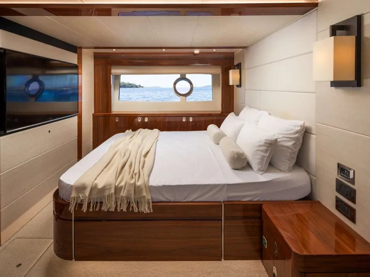 OPAL ADRIATIC Sunseeker 75 - master cabin OPAL ADRIATIC Sunseeker 75 - master cabin