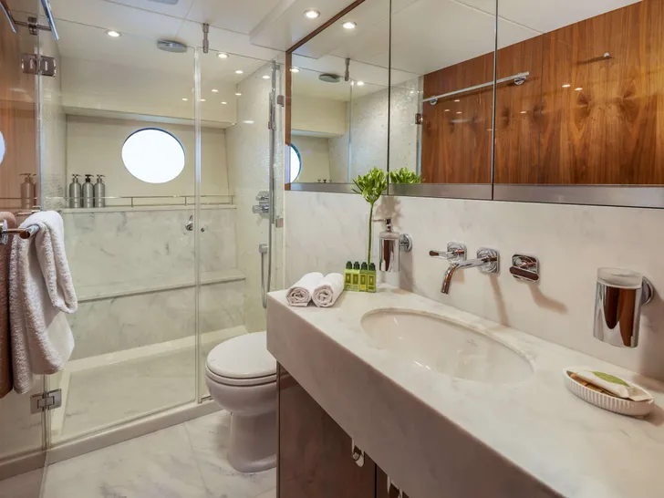 OPAL ADRIATIC Sunseeker 75 - master cabin bathroom OPAL ADRIATIC Sunseeker 75 - master cabin bathroom