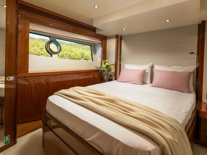 OPAL ADRIATIC Sunseeker 75 - VIP cabin 2 OPAL ADRIATIC Sunseeker 75 - VIP cabin 2