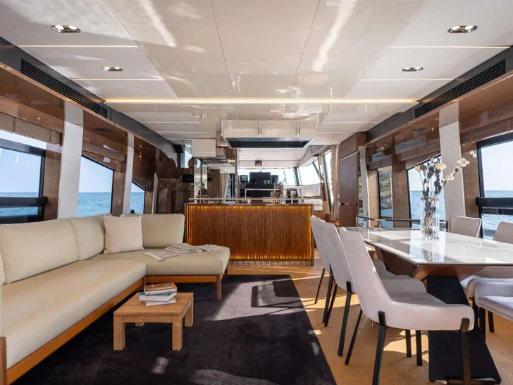 ENTHUSIAST Prestige X70 - saloon ENTHUSIAST Prestige X70 - saloon