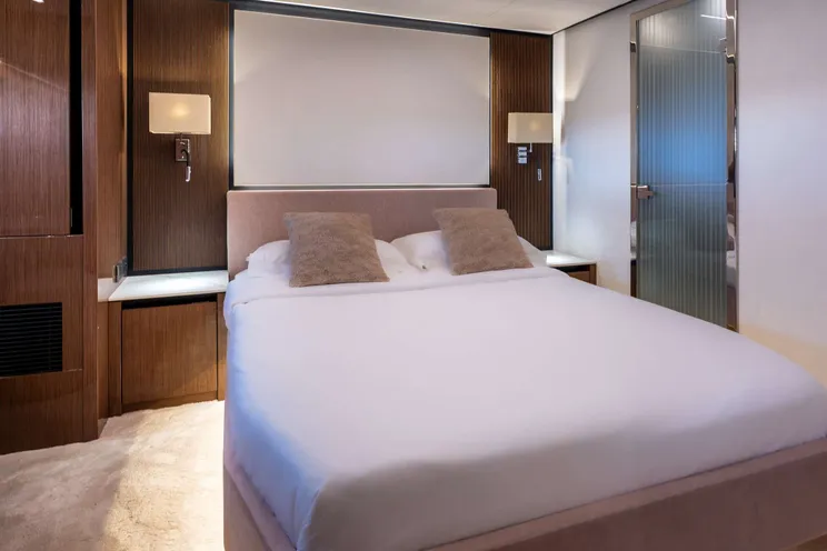 Charter Yacht ENTHUSIAST - Prestige X70 - 4 Cabins - Naples - Capri - Positano - Amalfi Coast - Italy - West Mediterranean