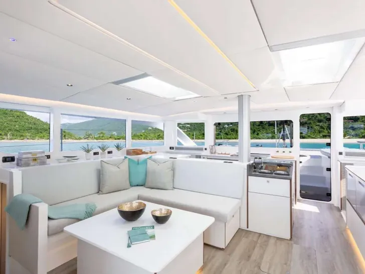 CELESTINE Voyage 590 - saloon CELESTINE Voyage 590 - saloon