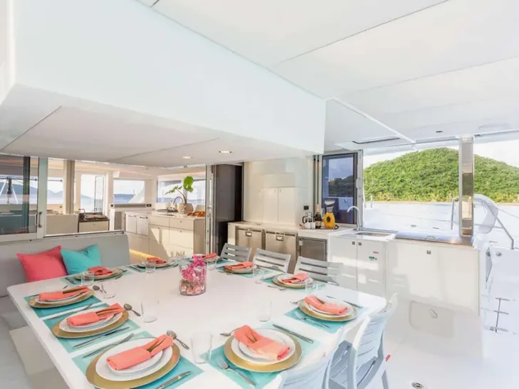 CELESTINE Voyage 590 - aft deck alfresco dining area CELESTINE Voyage 590 - aft deck alfresco dining area