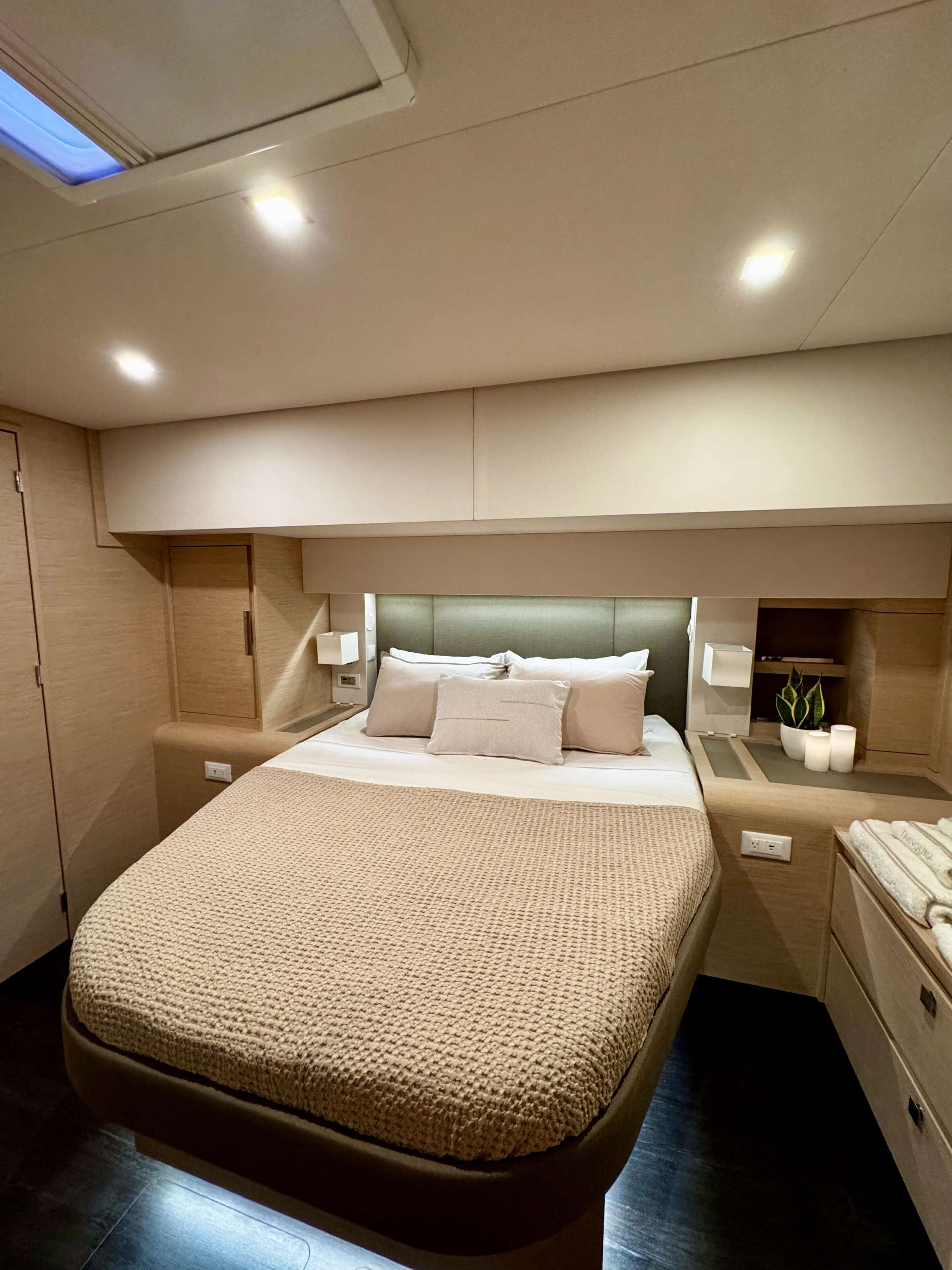 TRANQUILA Fountaine Pajot Samana 59 - VIP cabin 1