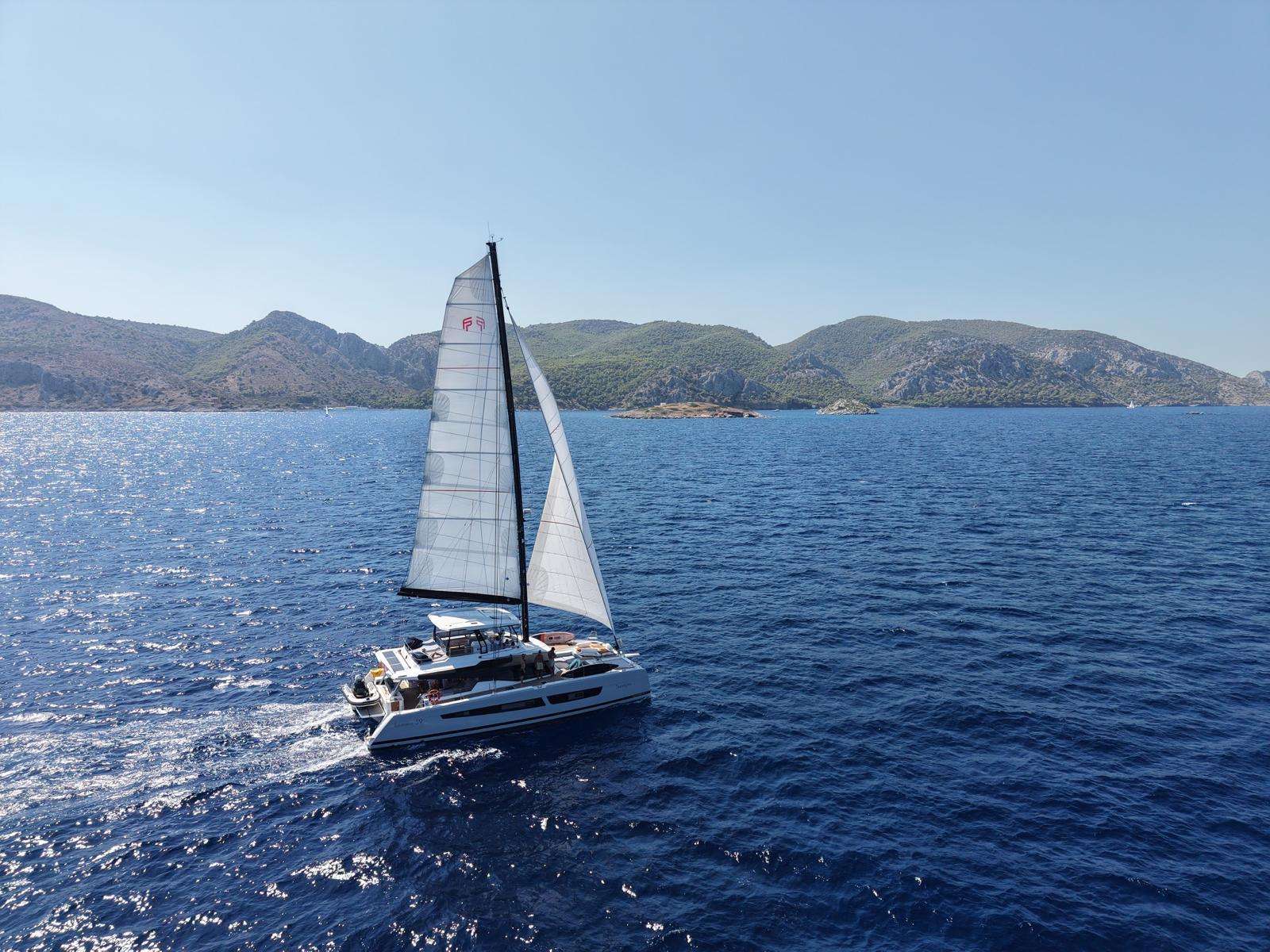 TRANQUILA Fountaine Pajot Samana 59 - sailing