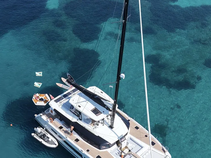 TRANQUILA Fountaine Pajot Samana 59 - anchored aerial shot TRANQUILA Fountaine Pajot Samana 59 - anchored aerial shot