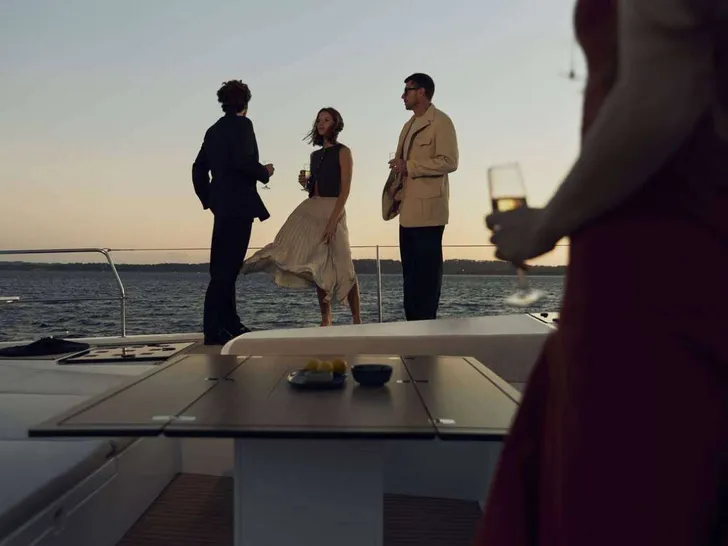 BALI KAI Bali 5.8 - guests enjoying onboard stay BALI KAI Bali 5.8 - guests enjoying onboard stay