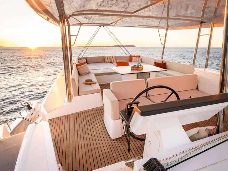 BALI KAI Bali 5.8 - flybridge BALI KAI Bali 5.8 - flybridge