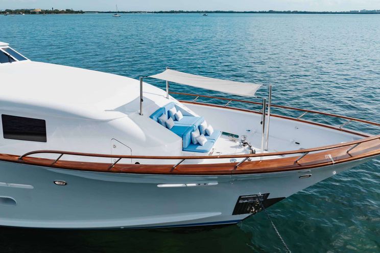 Charter Yacht SKY - Broward Marine 35m - 4 Cabins - Nassau - Exumas - Bahamas