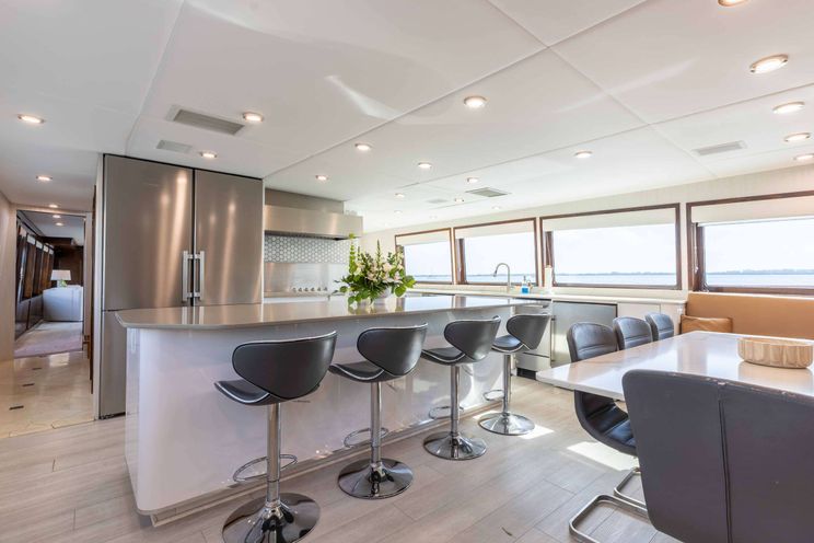 Charter Yacht SKY - Broward Marine 35m - 4 Cabins - Nassau - Exumas - Bahamas