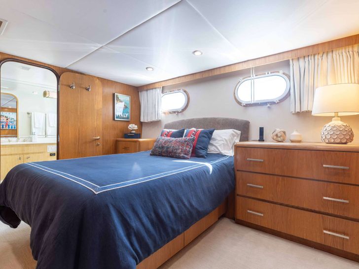 SKY Broward Marine 35m - VIP cabin 3 SKY Broward Marine 35m - VIP cabin 3