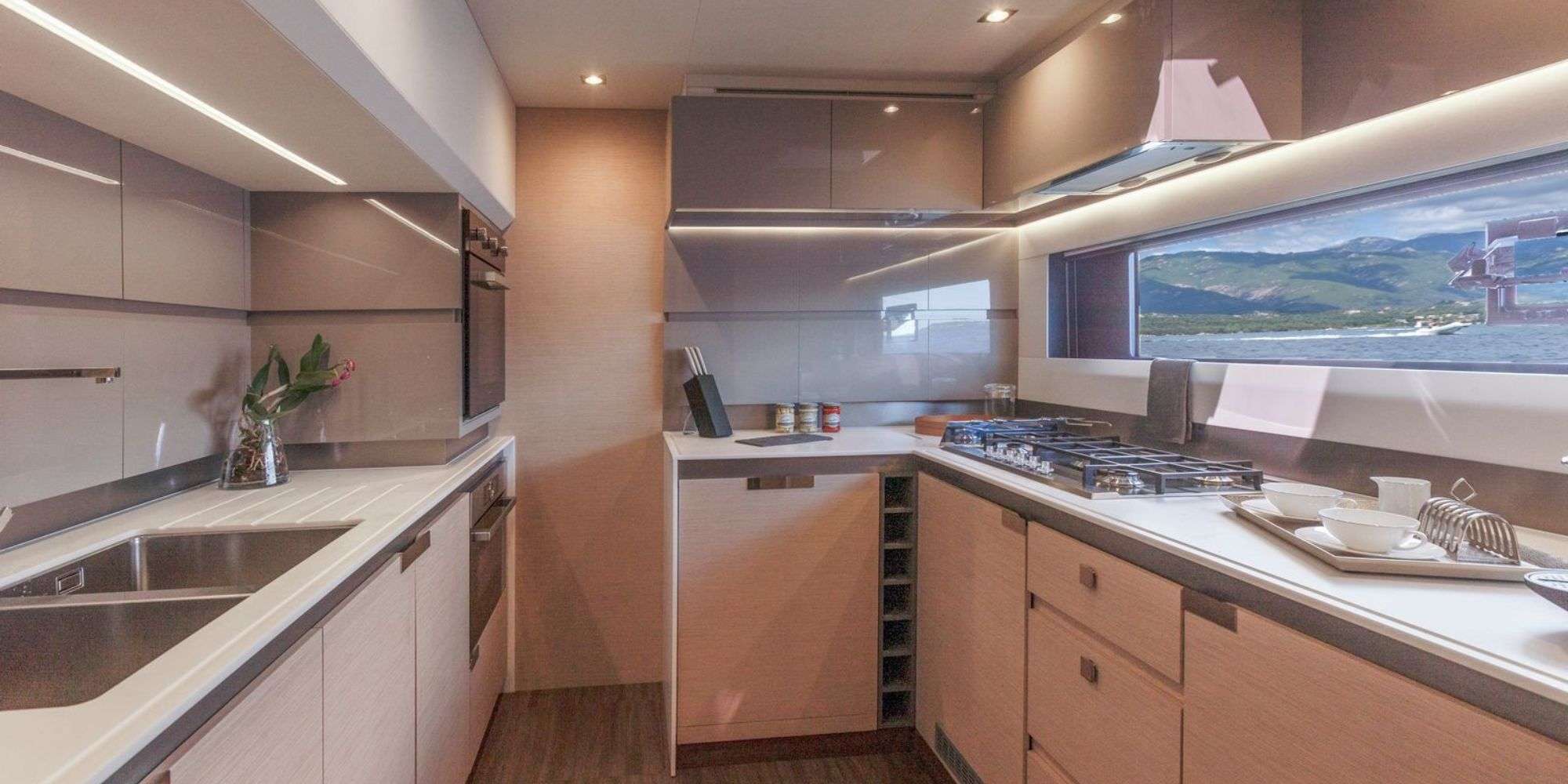BLUESATION Fountaine Pajot Alegria 67 - galley