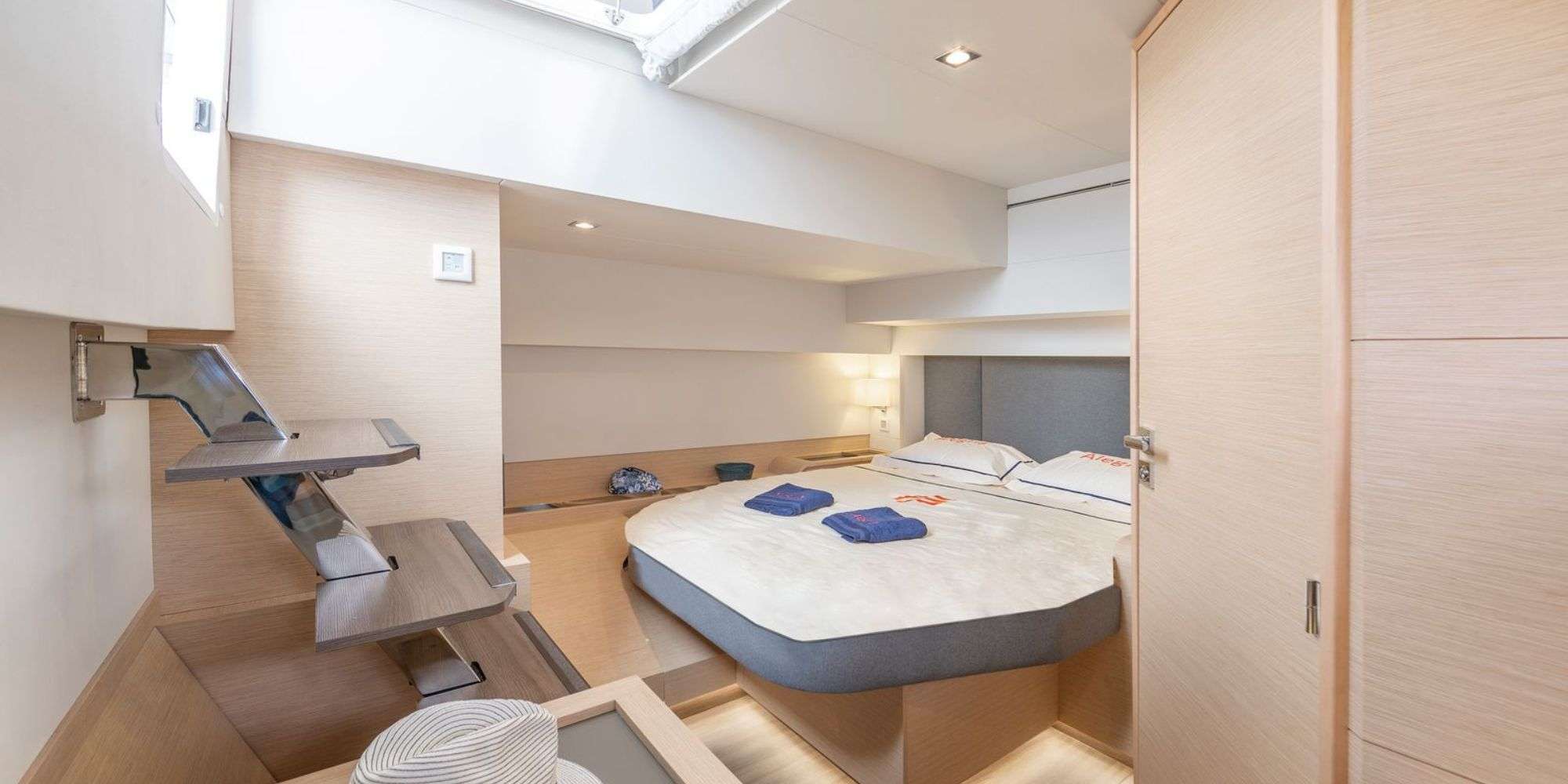 BLUESATION Fountaine Pajot Alegria 67 - VIP cabin