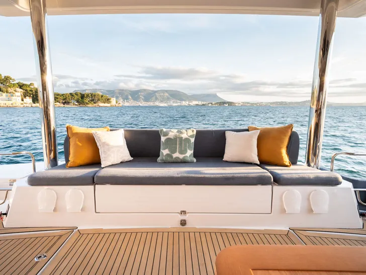 DISFRUTONA Bali 5.2 - aft seat DISFRUTONA Bali 5.2 - aft seat