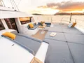 DISFRUTONA Bali 5.2 - foredeck DISFRUTONA Bali 5.2 - foredeck