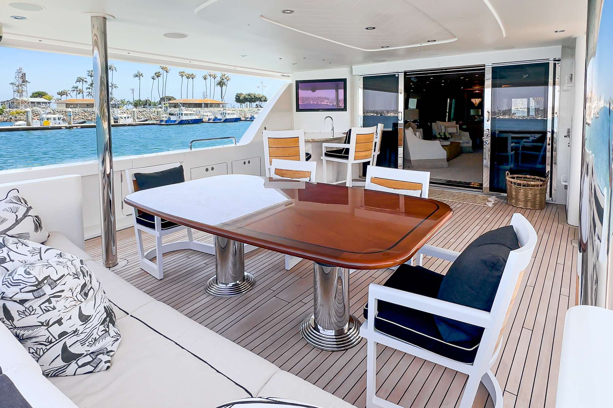 Charter Yacht BETH ANN - Westport 112 - 4 Cabins - Nassau - Exumas - Bahamas