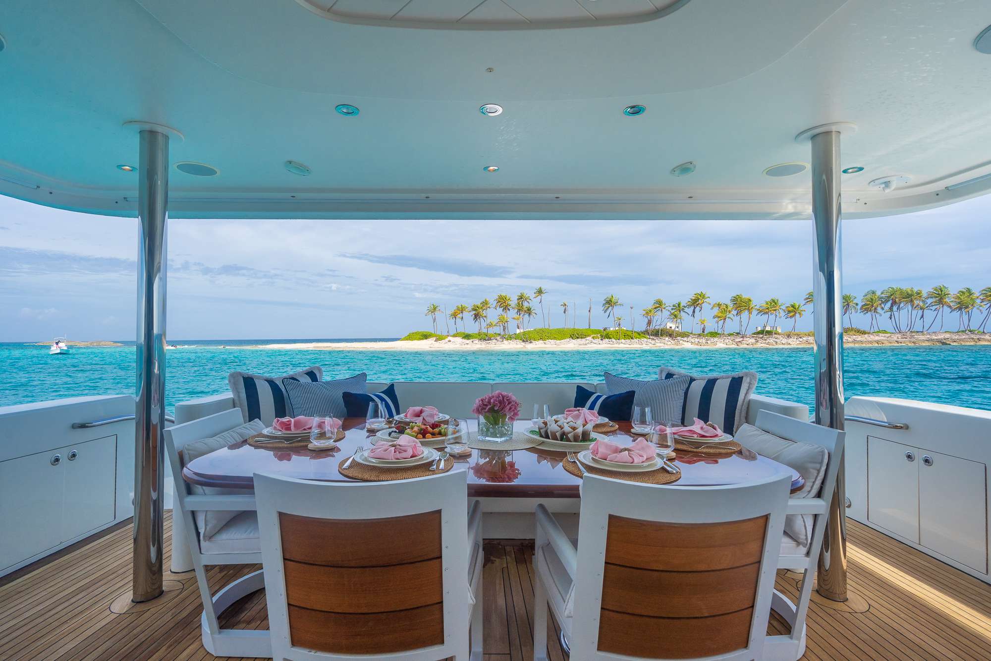 Charter Yacht BETH ANN - Westport 112 - 4 Cabins - Nassau - Exumas - Bahamas