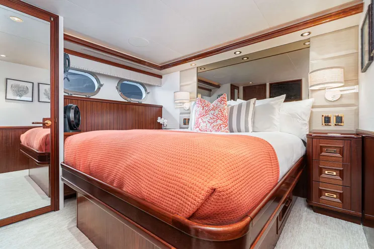 Charter Yacht BETH ANN - Westport 112 - 4 Cabins - Nassau - Exumas - Bahamas