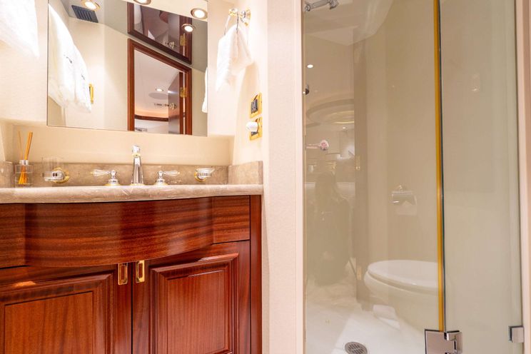 Charter Yacht BETH ANN - Westport 112 - 4 Cabins - Nassau - Exumas - Bahamas