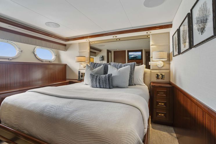 Charter Yacht BETH ANN - Westport 112 - 4 Cabins - Nassau - Exumas - Bahamas