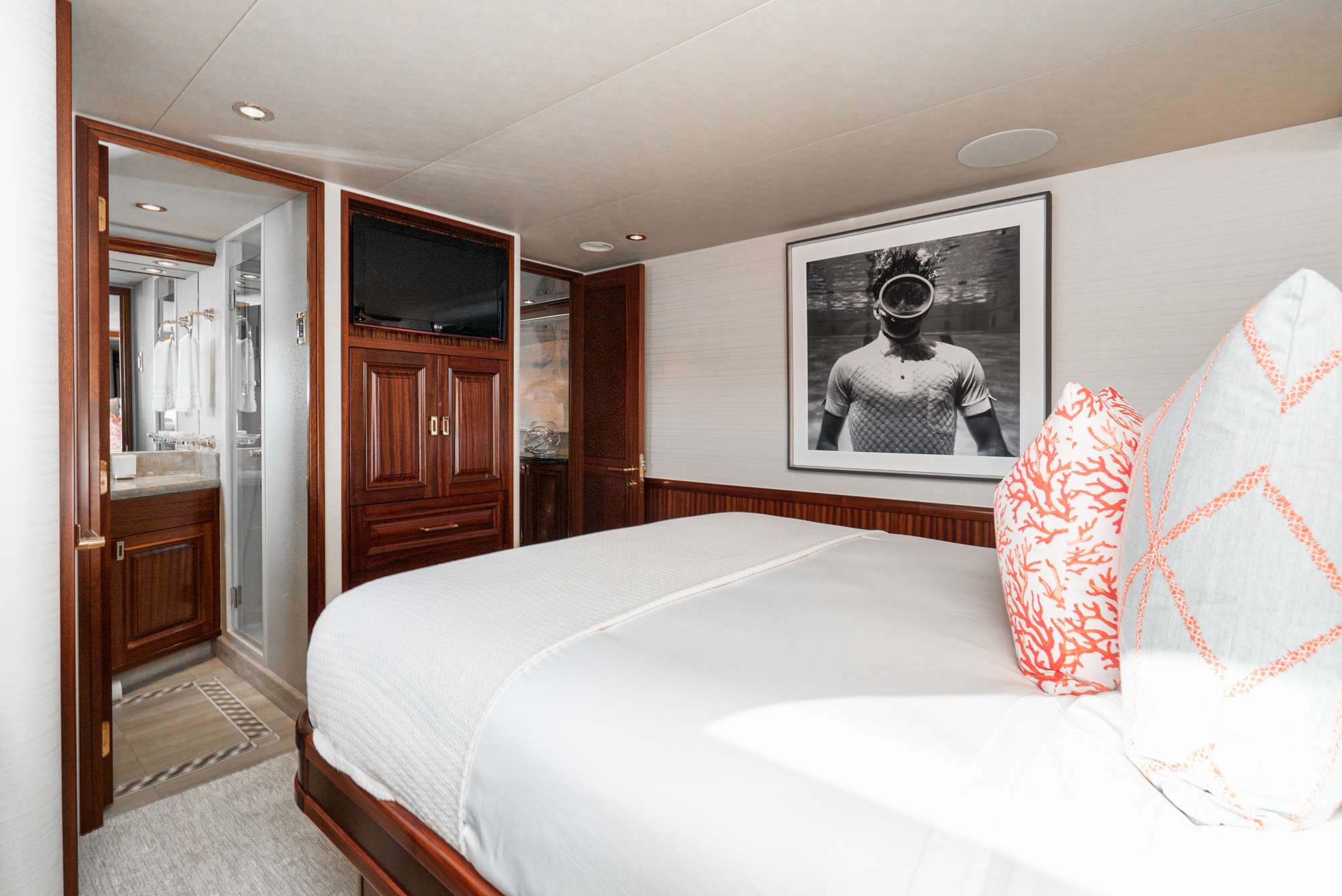 Charter Yacht BETH ANN - Westport 112 - 4 Cabins - Nassau - Exumas - Bahamas