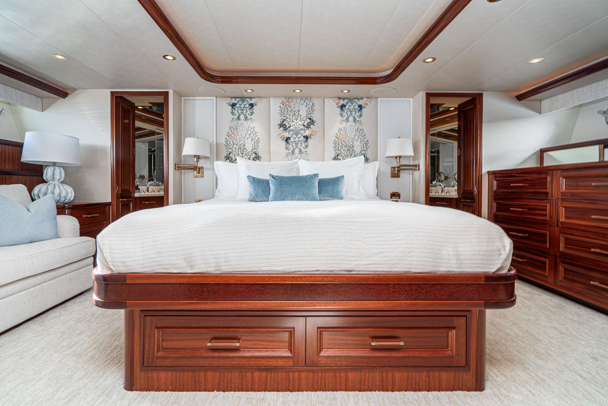 Charter Yacht BETH ANN - Westport 112 - 4 Cabins - Nassau - Exumas - Bahamas