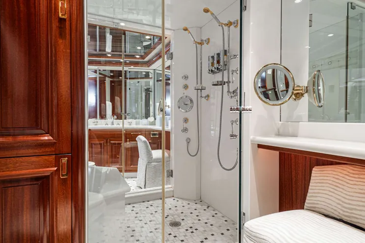 Charter Yacht BETH ANN - Westport 112 - 4 Cabins - Nassau - Exumas - Bahamas