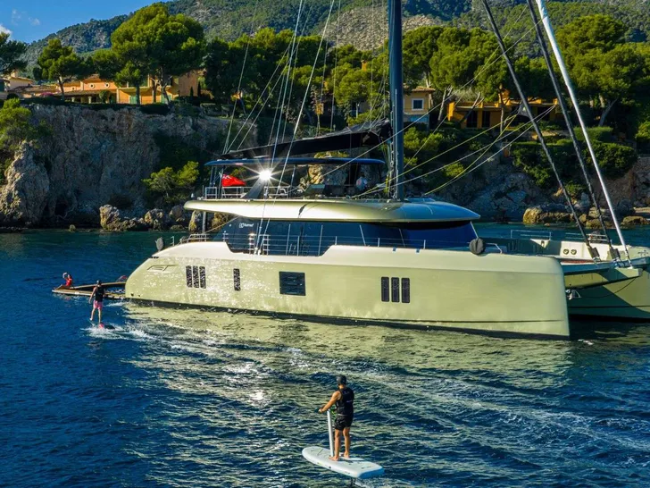 A-PLAN Sunreef 80 - anchored while doing water activities A-PLAN Sunreef 80 - anchored while doing water activities