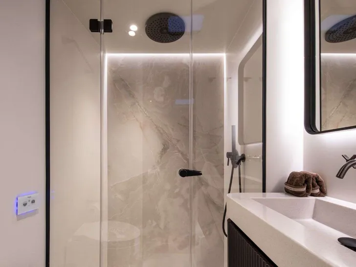 A-PLAN Sunreef 80 - VIP cabin bathroom A-PLAN Sunreef 80 - VIP cabin bathroom