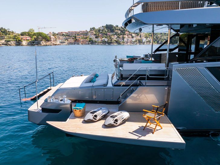 L'AS BLEU Riva Diva 82 - side swimming platform L'AS BLEU Riva Diva 82 - side swimming platform