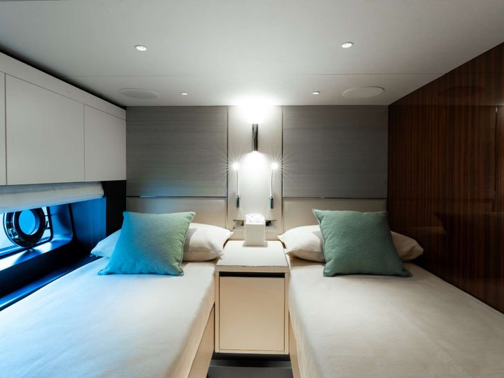 L'AS BLEU Riva Diva 82 - twin cabin 2 L'AS BLEU Riva Diva 82 - twin cabin 2