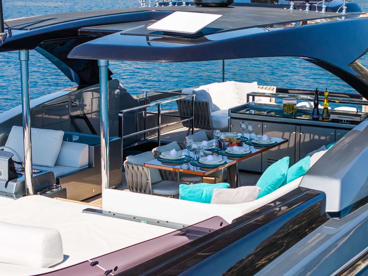 L'AS BLEU Riva Diva 82 - sundeck L'AS BLEU Riva Diva 82 - sundeck