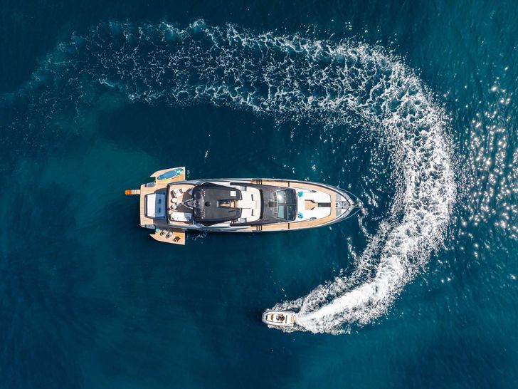 L'AS BLEU Riva Diva 82 - top aerial shot L'AS BLEU Riva Diva 82 - top aerial shot