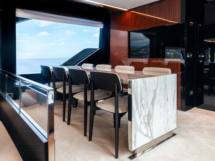 L'AS BLEU Riva Diva 82 - main dining area L'AS BLEU Riva Diva 82 - main dining area